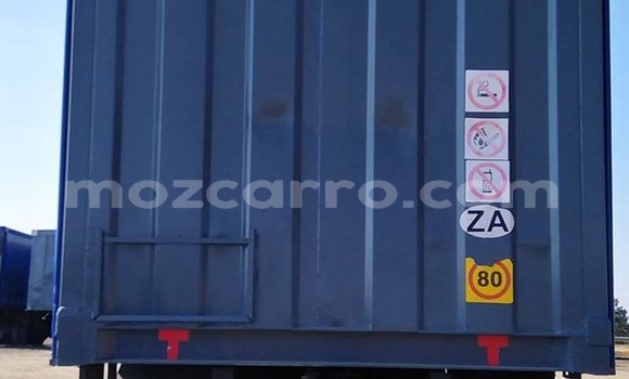 Comprar Usado Caterpillar 120 Azul Caminhão em Maputo em Maputo Comprar Usado Caterpillar 120 Azul Caminhão em Maputo em Maputo