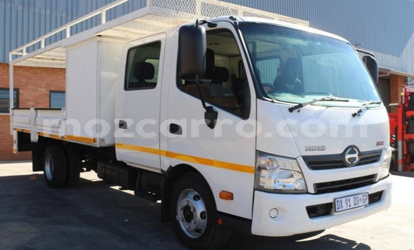 Comprar Usado Hino 300 Series Branco Caminhão em Maputo em Maputo Comprar Usado Hino 300 Series Branco Caminhão em Maputo em Maputo