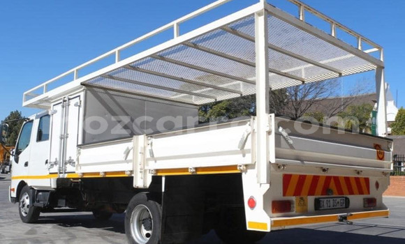 Comprar Usado Hino 300 Series Branco Caminhão em Maputo em Maputo Comprar Usado Hino 300 Series Branco Caminhão em Maputo em Maputo