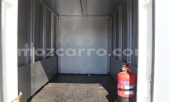 Comprar Usado Hino 300 Series Branco Caminhão em Maputo em Maputo Comprar Usado Hino 300 Series Branco Caminhão em Maputo em Maputo