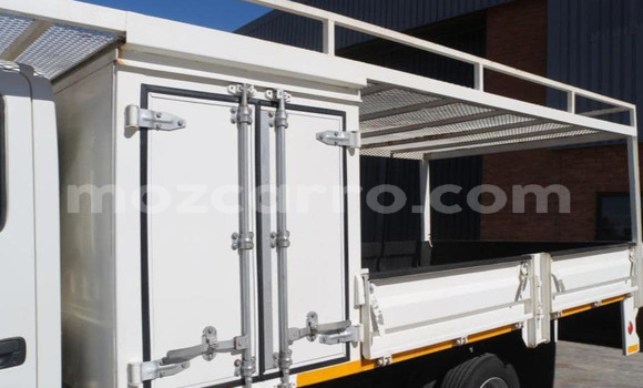 Comprar Usado Hino 300 Series Branco Caminhão em Maputo em Maputo Comprar Usado Hino 300 Series Branco Caminhão em Maputo em Maputo