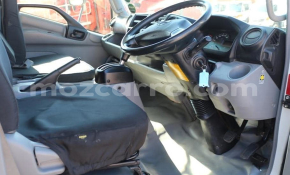 Comprar Usado Hino 300 Series Branco Caminhão em Maputo em Maputo Comprar Usado Hino 300 Series Branco Caminhão em Maputo em Maputo