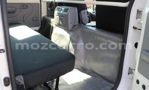 Comprar Usado Hino 300 Series Branco Caminhão em Maputo em Maputo Comprar Usado Hino 300 Series Branco Caminhão em Maputo em Maputo