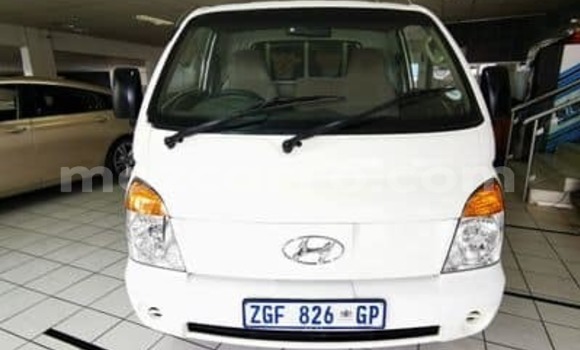 Comprar Usado Hyundai H200 Branco Carro em Maputo em Maputo Comprar Usado Hyundai H200 Branco Carro em Maputo em Maputo