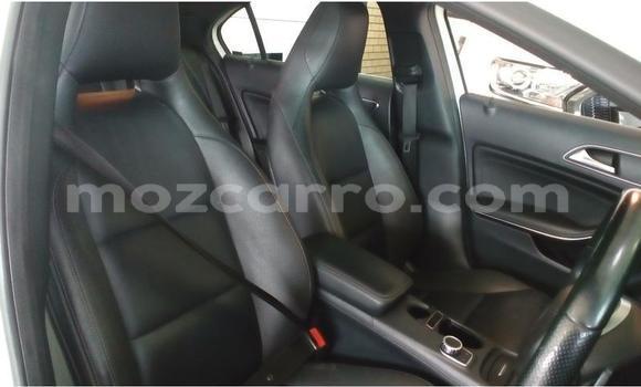 Tenga Tsaru Mercedes‒Benz A-Class Chena Mota in Achachinja in Tete Tenga Tsaru Mercedes‒Benz A-Class Chena Mota in Achachinja in Tete