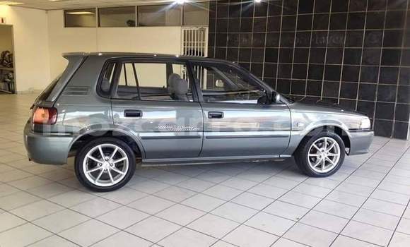 Comprar Usado Toyota Corolla Prata Carro em Maputo em Maputo Comprar Usado Toyota Corolla Prata Carro em Maputo em Maputo