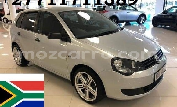 Comprar Usado Volkswagen Polo Prata Carro em Maputo em Maputo