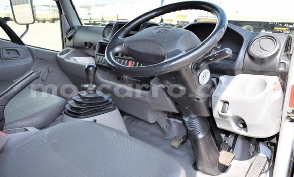 Comprar Usado Toyota Dyna Branco Caminhão em Maputo em Maputo Comprar Usado Toyota Dyna Branco Caminhão em Maputo em Maputo