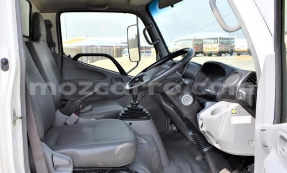 Comprar Usado Toyota Dyna Branco Caminhão em Maputo em Maputo Comprar Usado Toyota Dyna Branco Caminhão em Maputo em Maputo