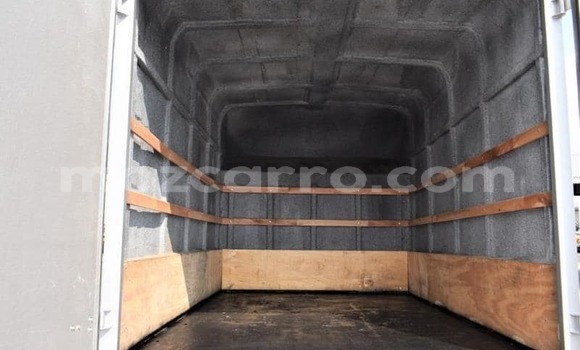 Comprar Usado Toyota Dyna Branco Caminhão em Maputo em Maputo Comprar Usado Toyota Dyna Branco Caminhão em Maputo em Maputo