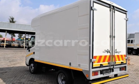 Comprar Usado Toyota Dyna Branco Caminhão em Maputo em Maputo Comprar Usado Toyota Dyna Branco Caminhão em Maputo em Maputo