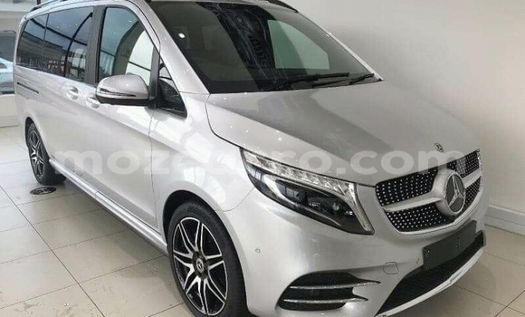 Comprar Usado Mercedes‒Benz Viano Prata Carro em Maputo em Maputo