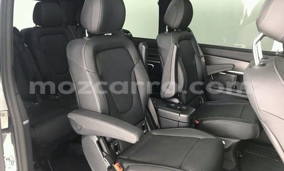 Tenga Tsaru Mercedes‒Benz Viano Sirivha Mota in Maputo in Maputo Tenga Tsaru Mercedes‒Benz Viano Sirivha Mota in Maputo in Maputo