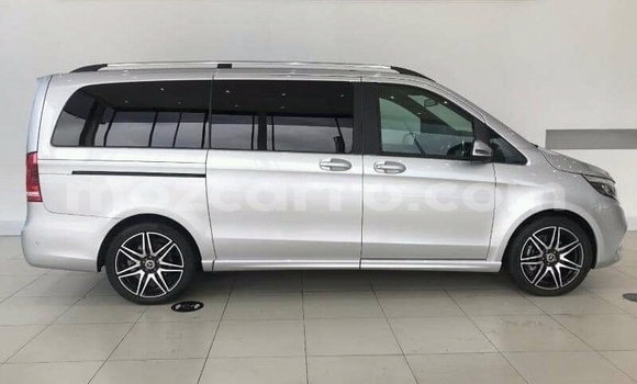 Tenga Tsaru Mercedes‒Benz Viano Sirivha Mota in Maputo in Maputo Tenga Tsaru Mercedes‒Benz Viano Sirivha Mota in Maputo in Maputo