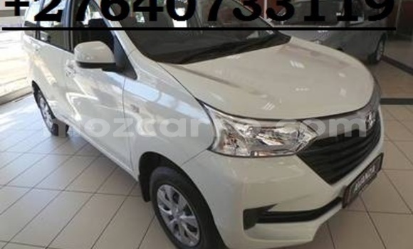Comprar Usado Toyota Avanza Branco Carro em Maputo em Maputo