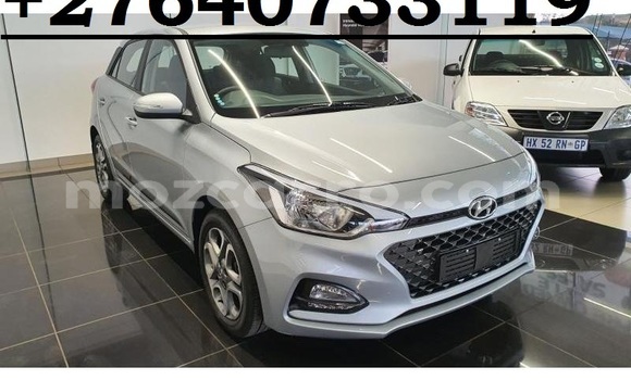 Nunua Ilio tumika Hyundai i20 Fedha Gari ndani ya Maputo nchini Maputo