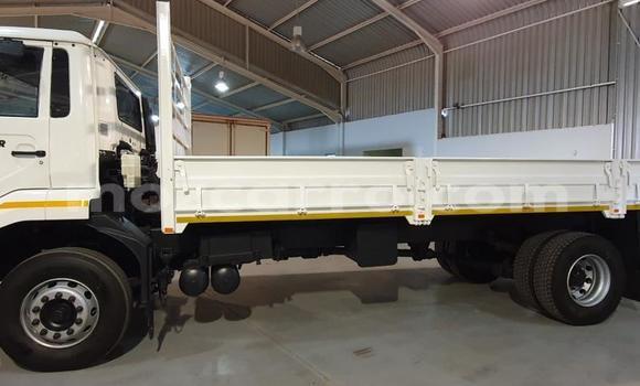 Comprar Usado Hino 300 Series Branco Caminhão em Maputo em Maputo Comprar Usado Hino 300 Series Branco Caminhão em Maputo em Maputo