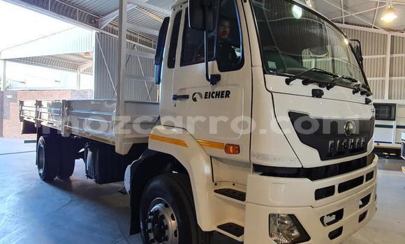 Comprar Usado Hino 300 Series Branco Caminhão em Maputo em Maputo Comprar Usado Hino 300 Series Branco Caminhão em Maputo em Maputo