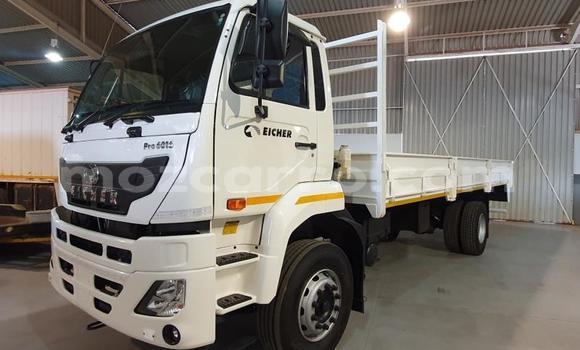 Comprar Usado Hino 300 Series Branco Caminhão em Maputo em Maputo Comprar Usado Hino 300 Series Branco Caminhão em Maputo em Maputo