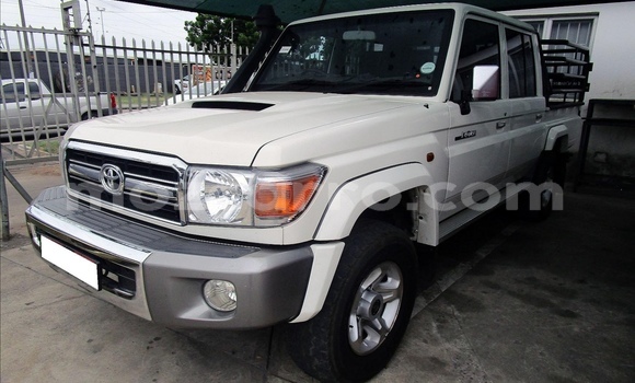 Comprar Usado Toyota Land Cruiser De outros Carro em Mutarara em Tete Comprar Usado Toyota Land Cruiser De outros Carro em Mutarara em Tete