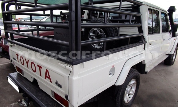Comprar Usado Toyota Land Cruiser De outros Carro em Mutarara em Tete Comprar Usado Toyota Land Cruiser De outros Carro em Mutarara em Tete
