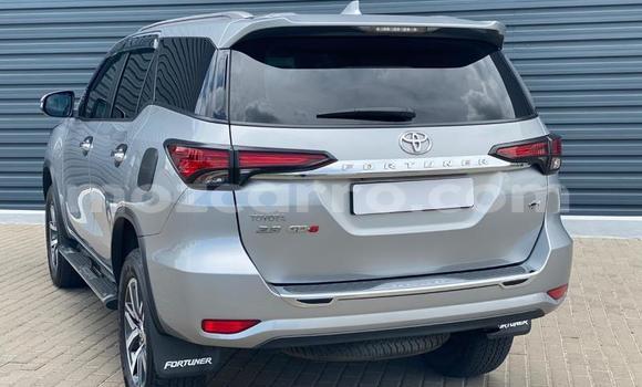 Buy Used Toyota Fortuner Silver Car in Gilé in Zambezia Buy Used Toyota Fortuner Silver Car in Gilé in Zambezia
