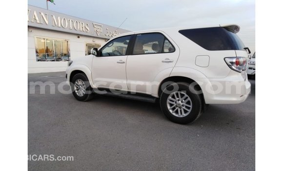 Comprar Importar Toyota Fortuner Branco Carro em Import - Dubai em Cabo Delgado Comprar Importar Toyota Fortuner Branco Carro em Import - Dubai em Cabo Delgado