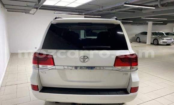 Buy Used Toyota Land Cruiser Red Car in Gilé in Zambezia Buy Used Toyota Land Cruiser Red Car in Gilé in Zambezia