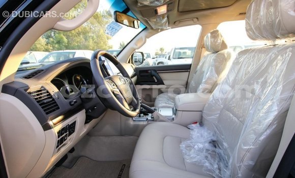 Tenga Imported Toyota Land Cruiser Nhema Mota in Import - Dubai in Cabo Delgado Tenga Imported Toyota Land Cruiser Nhema Mota in Import - Dubai in Cabo Delgado