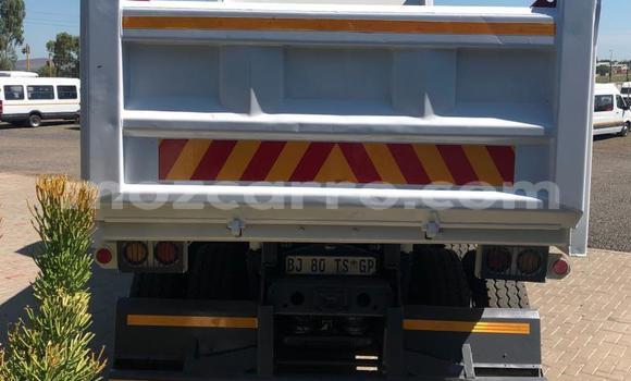 Comprar Usado Mercedes‒Benz 2628 Branco Caminhão em Nampula em Nampula Comprar Usado Mercedes‒Benz 2628 Branco Caminhão em Nampula em Nampula