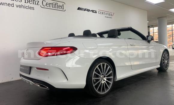 Tenga Tsaru Mercedes‒Benz C-Class Chena Mota in Maputo in Maputo Tenga Tsaru Mercedes‒Benz C-Class Chena Mota in Maputo in Maputo