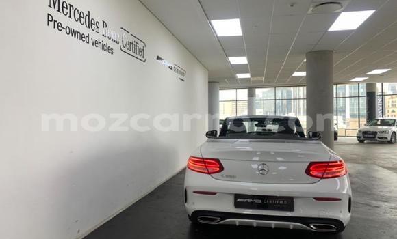 Tenga Tsaru Mercedes‒Benz C-Class Chena Mota in Maputo in Maputo Tenga Tsaru Mercedes‒Benz C-Class Chena Mota in Maputo in Maputo