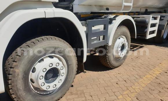 Comprar Usado Isuzu FTR 850 Branco Caminhão em Maputo em Maputo Comprar Usado Isuzu FTR 850 Branco Caminhão em Maputo em Maputo