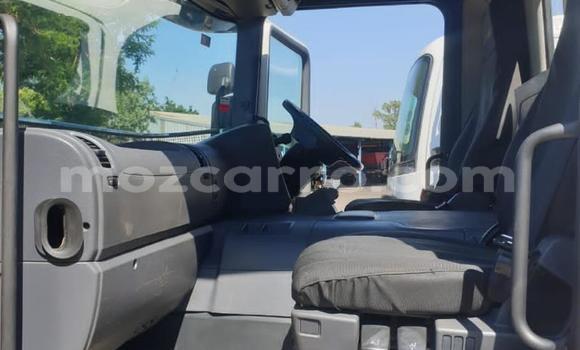 Comprar Usado Isuzu FTR 850 Branco Caminhão em Maputo em Maputo Comprar Usado Isuzu FTR 850 Branco Caminhão em Maputo em Maputo