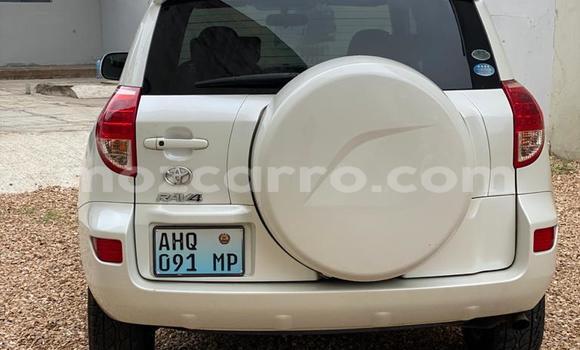 Comprar Novo Toyota RAV4 Branco Carro em Maputo em Maputo Comprar Novo Toyota RAV4 Branco Carro em Maputo em Maputo