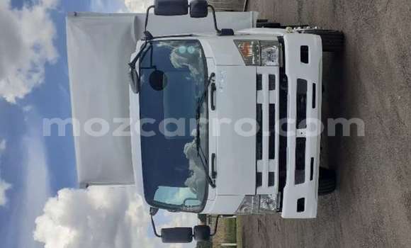 Comprar Usado Isuzu FTR 850 Branco Caminhão em Maputo em Maputo Comprar Usado Isuzu FTR 850 Branco Caminhão em Maputo em Maputo