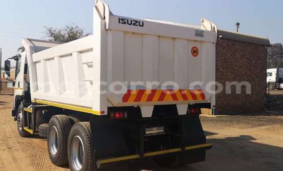 Comprar Usado Isuzu FTR 850 Branco Caminhão em Maputo em Maputo Comprar Usado Isuzu FTR 850 Branco Caminhão em Maputo em Maputo