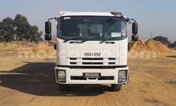 Comprar Usado Isuzu FTR 850 Branco Caminhão em Maputo em Maputo Comprar Usado Isuzu FTR 850 Branco Caminhão em Maputo em Maputo