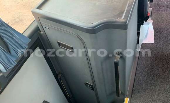 Comprar Usado Scania Irizar Branco Caminhão em Maputo em Maputo Comprar Usado Scania Irizar Branco Caminhão em Maputo em Maputo