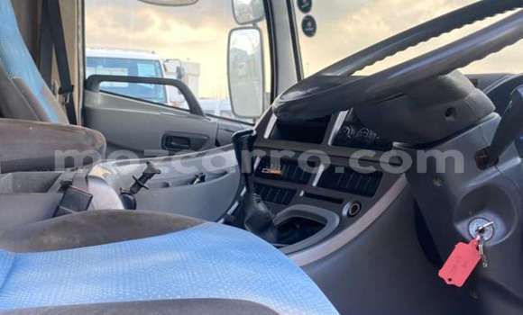 Comprar Usado Nissan UD Branco Caminhão em Maputo em Maputo Comprar Usado Nissan UD Branco Caminhão em Maputo em Maputo