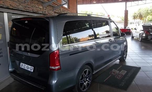 Comprar Usado Mercedes‒Benz V-klasse Prata Carro em Maputo em Maputo Comprar Usado Mercedes‒Benz V-klasse Prata Carro em Maputo em Maputo