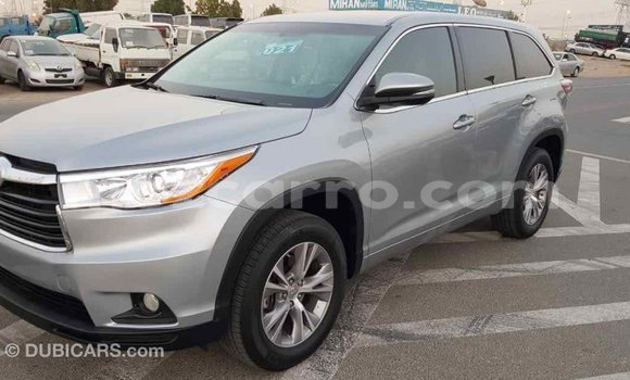 Tenga Imported Toyota Highlander Zvimwe Mota in Import - Dubai in Cabo Delgado Tenga Imported Toyota Highlander Zvimwe Mota in Import - Dubai in Cabo Delgado