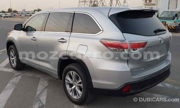 Tenga Imported Toyota Highlander Zvimwe Mota in Import - Dubai in Cabo Delgado Tenga Imported Toyota Highlander Zvimwe Mota in Import - Dubai in Cabo Delgado