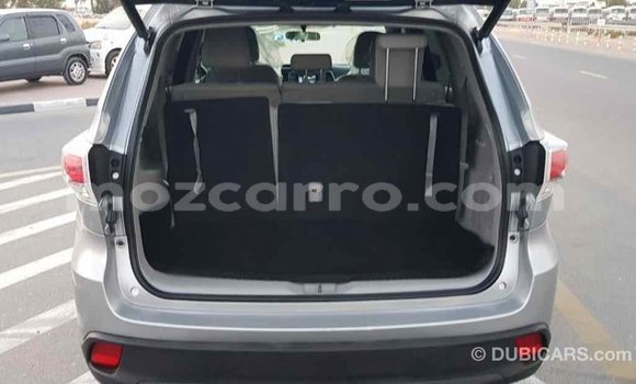 Tenga Imported Toyota Highlander Zvimwe Mota in Import - Dubai in Cabo Delgado Tenga Imported Toyota Highlander Zvimwe Mota in Import - Dubai in Cabo Delgado