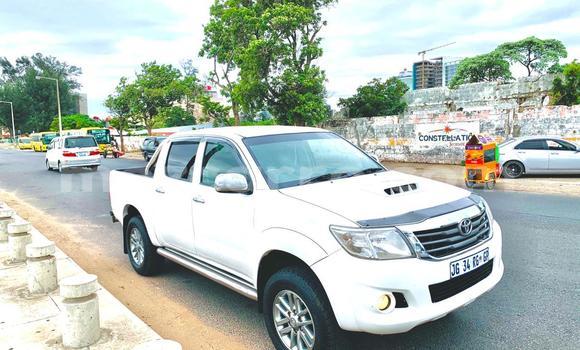 Comprar Usado Toyota Hilux Branco Carro em Maputo em Maputo Comprar Usado Toyota Hilux Branco Carro em Maputo em Maputo