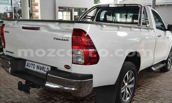 Comprar Usado Toyota Hilux Branco Carro em Maputo em Maputo Comprar Usado Toyota Hilux Branco Carro em Maputo em Maputo