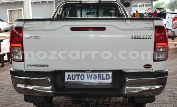 Comprar Usado Toyota Hilux Branco Carro em Maputo em Maputo Comprar Usado Toyota Hilux Branco Carro em Maputo em Maputo
