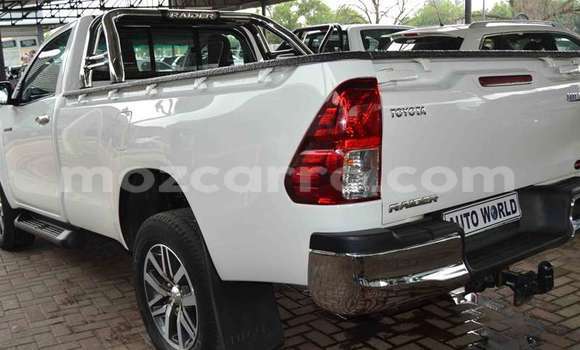 Comprar Usado Toyota Hilux Branco Carro em Maputo em Maputo Comprar Usado Toyota Hilux Branco Carro em Maputo em Maputo