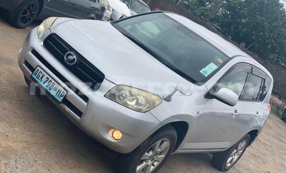 Comprar Usado Toyota RAV4 Prata Carro em Maputo em Maputo