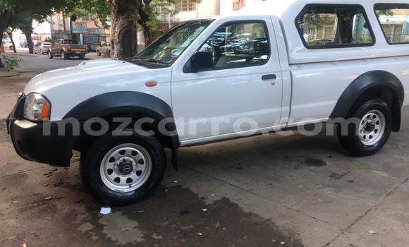 Comprar Usado Nissan NP 300 Branco Carro em Maputo em Maputo Comprar Usado Nissan NP 300 Branco Carro em Maputo em Maputo